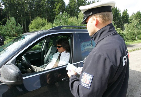 Ekonom Miroslav Ševčík jel po D1 rychle, chytila ho policie (10. 9. 2010)