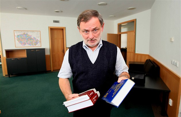 Ombudsman Pavel Varva�ovský na ja�e prov��oval, zda Plze� diskriminuje zájemce o byty. To se nepotvrdilo. Vyzval ale radnici, a� zve�ejní pravidla pro p�id�lování byt�.