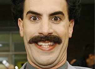 Herec Sacha Baron Cohen jako Borat Sagdijev v komedii Borat: Nakoukání do amerycké kultry na obdnávku slavnoj kazaskoj národu 