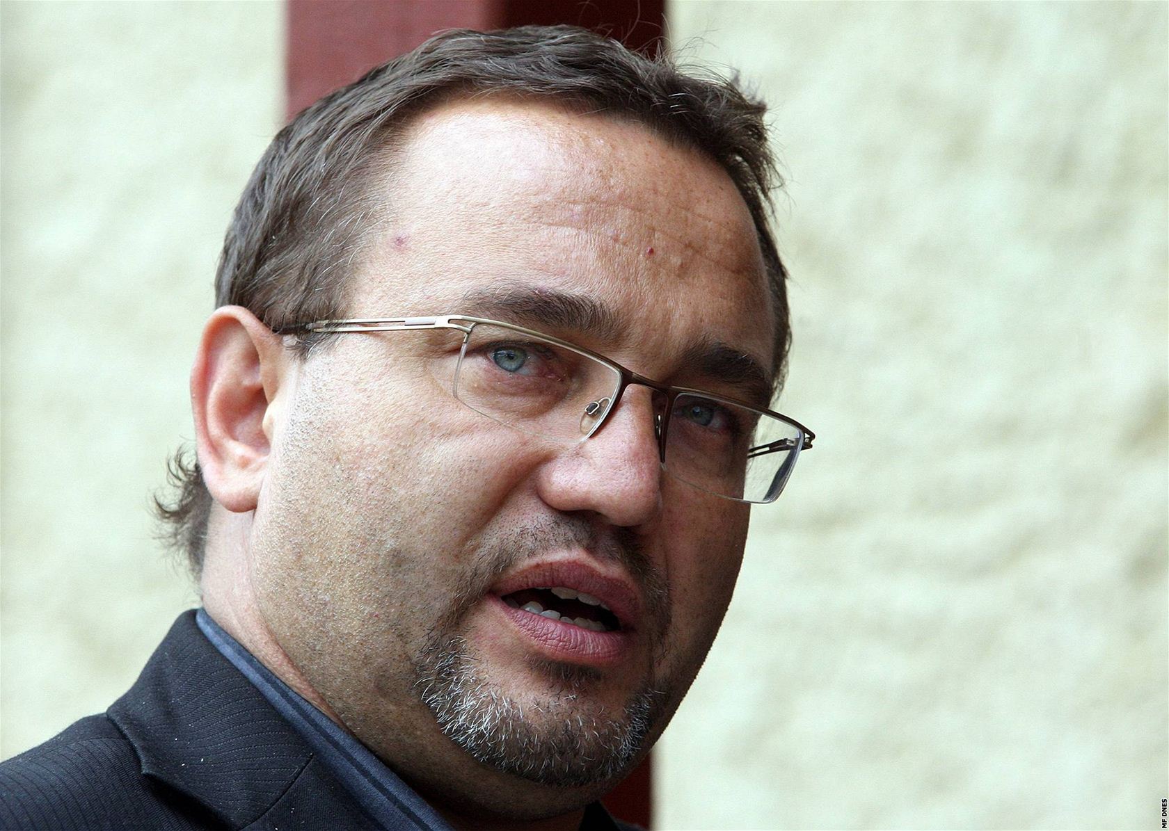 Ministr �kolství Josef Dobe�