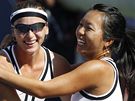Jaroslava vedovová (vlevo) a Vania Kingová se radují z triumfu na US Open 2010