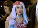 Lady Gaga mla na sob pi pedávání Cen MTV deset kilo opravdového hovzího...