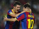 STELCI. Hrái Barcelony se radují ze vsteleného gólu, který vstelil David Villa (vlevo). V zápase se ale trefil i Lionel Messi.