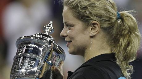 Kim Clijstersová s trofejí pro ampionku US Open 2010