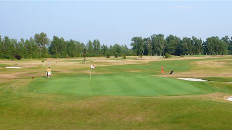 I takové malebné nástrahy ekají na golfisty ve Staré Boleslavi.