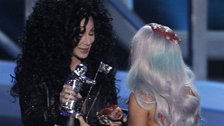 Pedávání cen MTV 2010 (Cher a Lady Gaga)