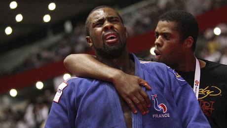 JÁ ML VYHRÁT. Teddy Riner je zklamaný výsledkem finále. Podle nj ml mistrovský titul získat on.