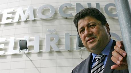 Jan Ml�ák byl jmenován novým �editelem nemocnice v Pelh�imov�.