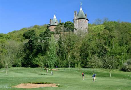 Golfov hit ve Walesu - Castell Coch v Tongwynlais u Cardiffu.