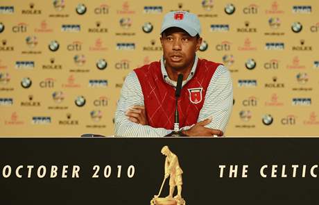 Tiger Woods na tiskov konferenci ped Ryder Cupem.