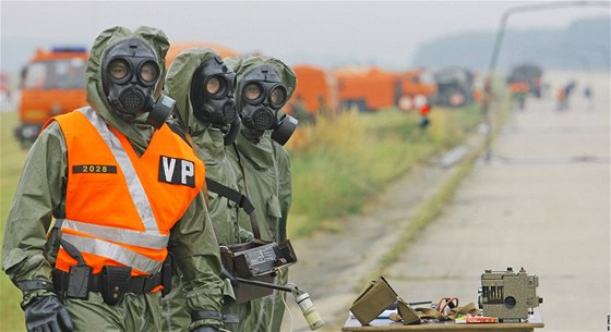 Pi dvoudenním cviení nacviovali záchranái na letiti v Bechyni