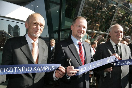 Petr Fiala (uprosted) pi otevírání nových pavilon kampusu Masarykovy univerzity v Brn-Bohunicích.