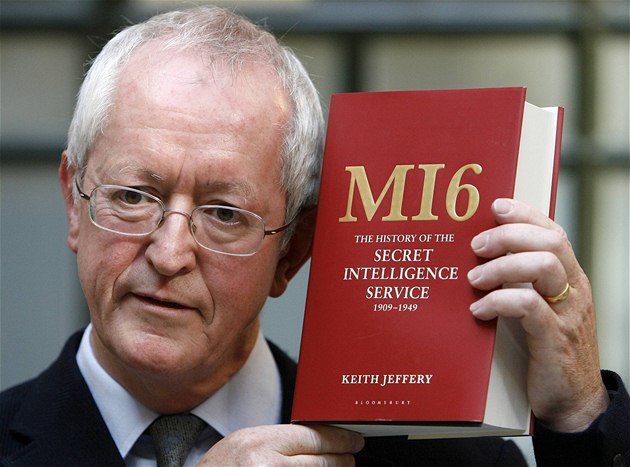 Historik Keith Jeffery p�edstavil svou knihu o historii britské �pioná�ní slu�by MI6.