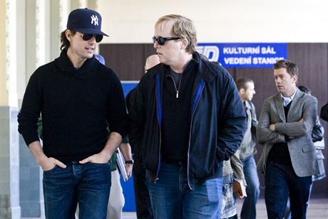 Americk herec Tom Cruise s reisrem Bradem Birdem hledaj lokace pro pokraovn filmu Mission: Impossible. (21. z 2010)