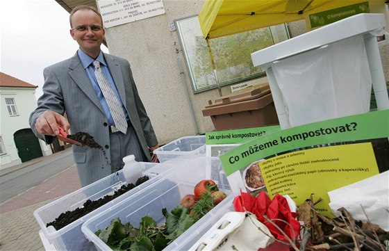 Obyvatelé brnnské ásti ebtín si mohou zdarma zaádat o vlastní plastový kompostér (starosta Vít Beran)