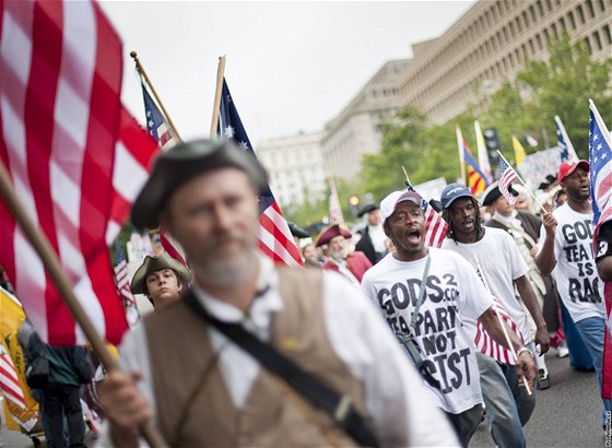 Píznivci Tea Party pochodují Washingtonem (12. záí 2010)