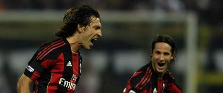 GÓL ZA TI BODY. Andrea Pirlo z AC Milán se raduje poté, co vstelil jediný gól v zápase s Parmou