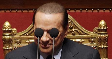 Silvio Berlusconi v italském senátu (30. záí 2010)