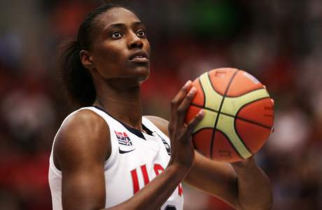 Basketbalistka Sylvia Fowles pi zápase eská republika vs. USA ve finále FIBA Mistrovství svta v karlovarské KV Aren.  