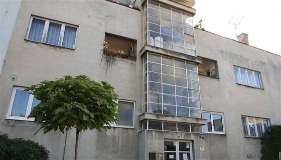 Výměna oken v Helfertově ulici v Brně.