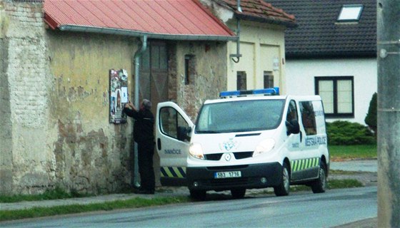 Mstská policie Ivanice vylepuje plakáty