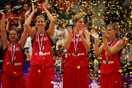 Naváou eské basketbalistky na stíbrný rok 2010?