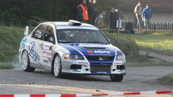 Roman Kresta vymní pi Barum Rally Mitsbubishi za  kodu Fabii S2000..