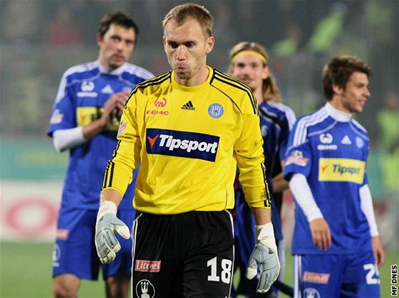 Mohl být hrdinou, penaltu ale branká olomoucké Sigmy Petr Drobisz minutu ped koncem sparanskému Juraji Kuckovi nechytil.