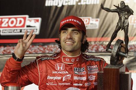 Dario Franchitti slav titul srie IndyCar 2010.