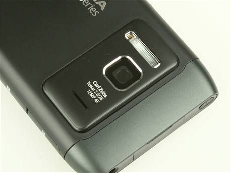 Nokia N8