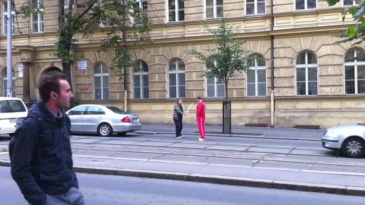 Poty�ka dvou �idi�� v Praze.