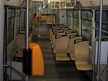 Nov devn sedaky v plzesk tramvaji