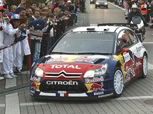 Sbastien Loeb zdrav divky pi Francouzsk rallye