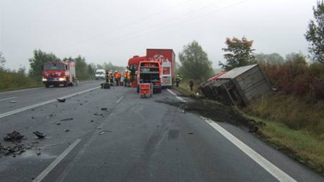 Tragická nehoda u Hukvald blokovala nkolik hodin dleitou silnici.