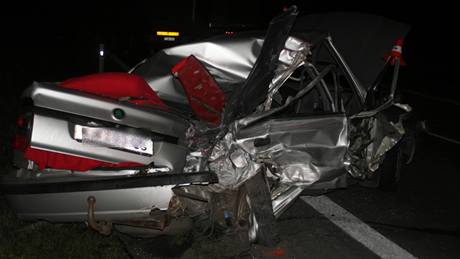 idi osobního auta peil hroziv vypadající nehodu bez zranní, ofér kamionu si zlomil ruku.