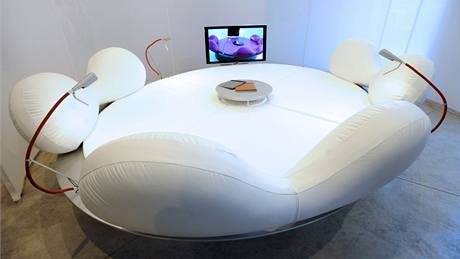 Sofa z kolekce designéra a architekta Jana Kaplického