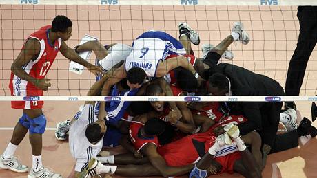 Radost kubánských volejbalistů z postupu do finále mistrovství světa.