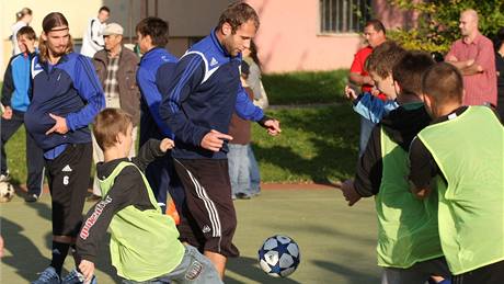 Na h�i�ti mezi paneláky si zatrénoval i kanonýr Sigmy Michal Hubník.