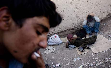 Mlad Afghnci kou heroin