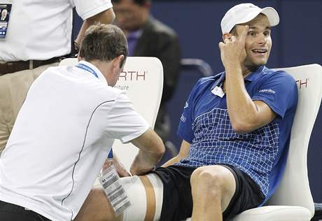 Andy Roddick se nechv oetovat v zpase s Garciou-Lopezem na turnaji v anghaji