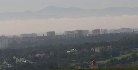 Ovzduí nad Ostravskem, které od úterka dusil smog, mírn zlepil dé. Ilustraní foto