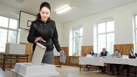 Lidé si na tyi roky zvolili nová zastupitelstva, v Jiín a Rychnov nad Knnou vyhrála ODS. Ilustraní foto