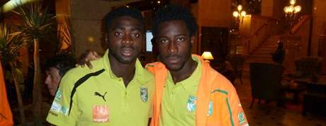 Bony Wilfried (vpravo) a Kolo Touré na srazu reprezentace Pobeí slonoviny.