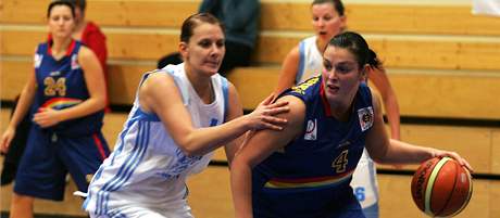 V Hradci Králové se vrátila po nemoci do sestavy karlovarských basketbalistek Lenka Vtrovcová.