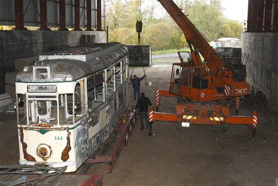 Historická tramvaj do Liberce pijela na návsu