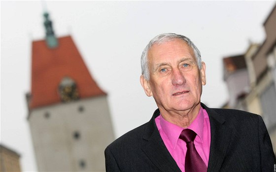 Leopold Bambula vede Pelhřimov už od roku 2002. I když to zprvu odmítal, starostou by se chtěl stát ještě jednou. V září mu bude 75 let.