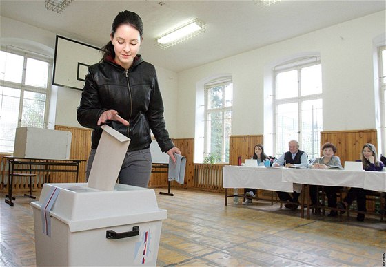 Lidé si na tyi roky zvolili nová zastupitelstva, v Jiín a Rychnov nad Knnou vyhrála ODS. Ilustraní foto