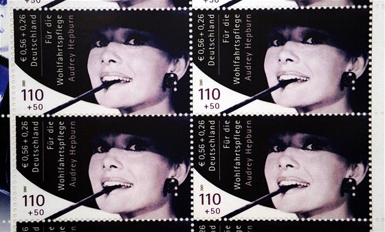 Známky s portrétem Audrey Hepburnové 