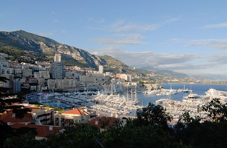 Pohled na pstav v Monaku a tvr Monte Carlo