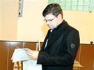 Ministr Jií Pospíil (ODS) odevzdal volební lístky v Plzni. (16. íjna 2010)